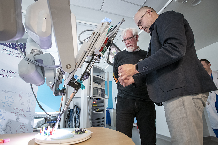 Kingston Health Sciences Centre launches new robot-assisted surgical program Image
